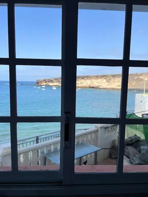 Claudia Puertito De Adeje - 2 Bedrooms, 70Mq, On The Beach アデヘ 0*,  スペイン